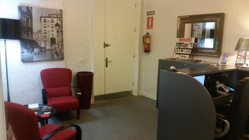 Hostal Montecarlo Madrid Buitenkant foto