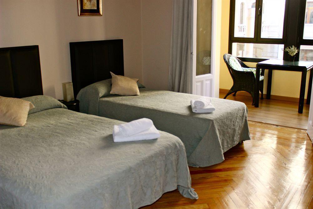 Hostal Montecarlo Madrid Buitenkant foto