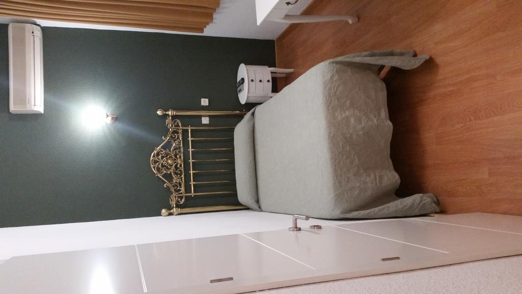 Hostal Montecarlo Madrid Buitenkant foto