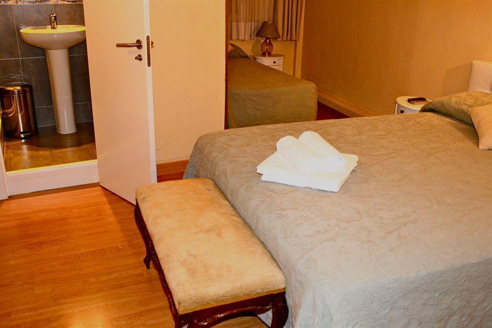 Hostal Montecarlo Madrid Buitenkant foto