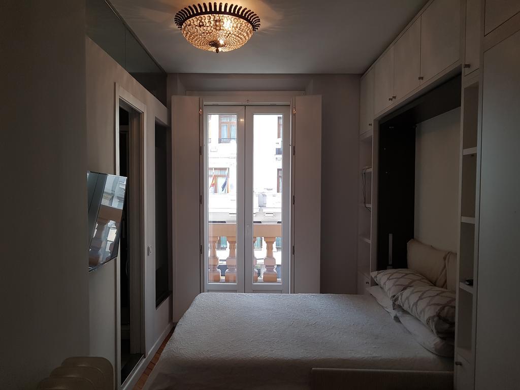 Hostal Montecarlo Madrid Buitenkant foto
